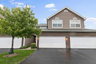 4 Grandview Ct, Algonquin, IL 60102