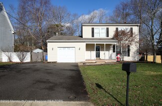 1034 Driftwood Ave, Manahawkin, NJ 08050