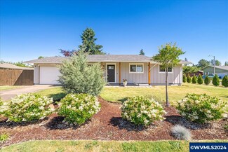 3177 Myrtle St, Woodburn, OR 97071