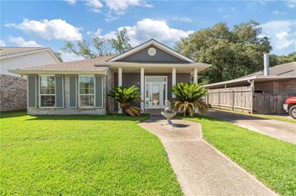 2900 Meadow Dr, Violet, LA 70092