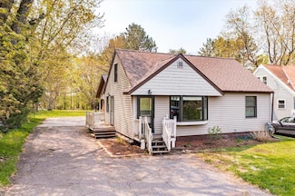 202 E Locust St, Duluth, MN 55811