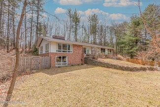 184 Pine Ridge Dr, Guilderland, NY 12084