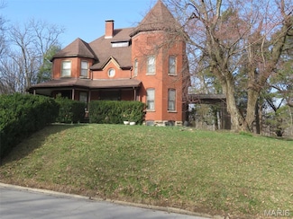 1312 Old Trenton Rd, Highland, IL 62249