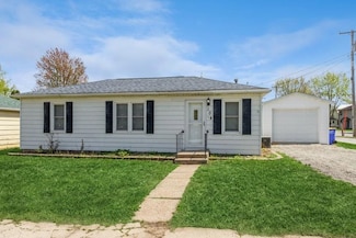 104 S Huskins St, Lone Tree, IA 52755