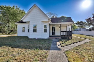 358 N Lincoln St, Worden, IL 62097