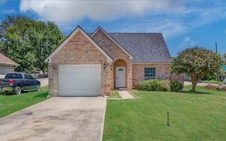 531 S 2nd St, La Porte, TX 77571