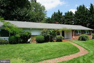 1306 Saluja Hill Ct, McLean, VA 22102