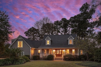 935 Paul Revere Dr, Charleston, SC 29412