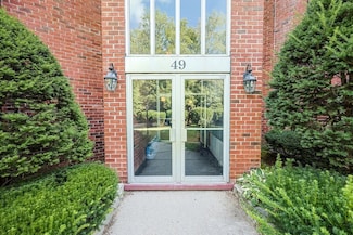 49 Windsor Dr Unit 108, Holliston, MA 01746