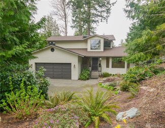 9015 184th St SW, Edmonds, WA 98026