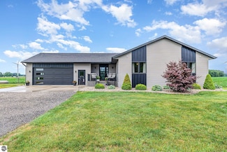 9959 Riverside Dr, Saint Louis, MI 48880