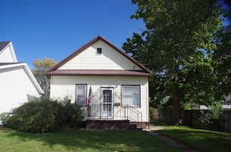 218 N 9th Ave, Broken Bow, NE 68822