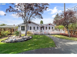 409 Pacific Ave, Brookings, OR 97415