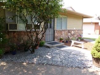 1487 NE Kane Dr Unit 1, Gresham, OR 97030