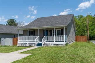 916 Shenandoah Ave, Waynesboro, VA 22980