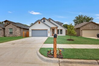 5187 Charlene Dr, Fort Worth, TX 76105