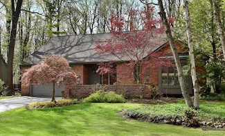 32872 Outland Trail, Bingham Farms, MI 48025