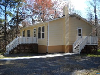 986 E River Rd, Fork Union, VA 23055
