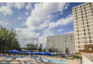 4600 Duke St Unit 1423, Alexandria, VA 22304