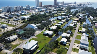 232 W 3rd Ave, Gulf Shores, AL 36542