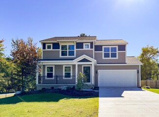 1264 W Lakewood Blvd, Holland, MI 49424
