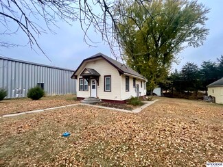 203 S Logan Ave, Oakland, NE 68045