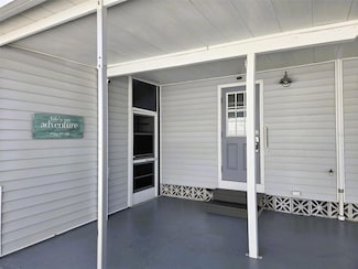 415 Oakwood Blvd E, Sarasota, FL 34237