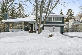 994 Cherry Tree Ln, Glencoe, IL 60022