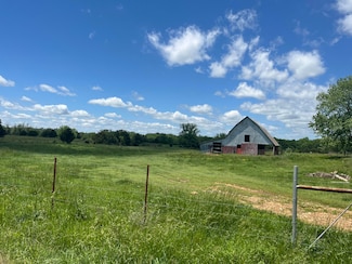 000 Farm Road 1120, Cassville, MO 65625