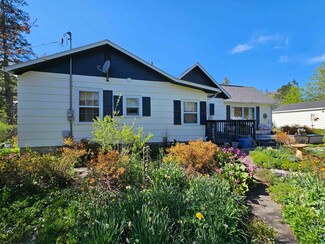 410 E Bayfield St, Washburn, WI 54891
