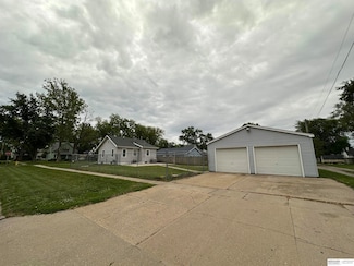 2002 Warren St, Bellevue, NE 68005