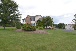 364 Grouse Dr, Bath, PA 18014
