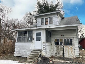 14 Park Way, Castleton On Hudson, NY 12033