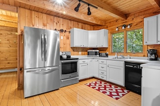 2032 Ridge View Rd, Carrabassett Valley, ME 04947