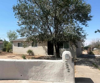 506 Kingston Dr, Alamogordo, NM 88310