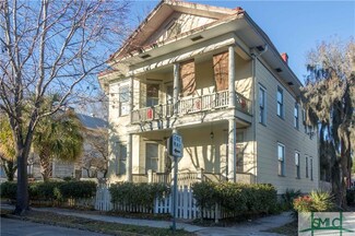 416 E 40th St, Savannah, GA 31401