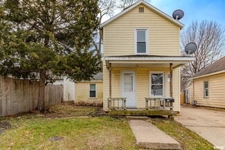 306 Mclean St, Pekin, IL 61554