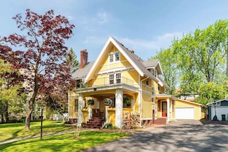 2415 E 2nd St, Duluth, MN 55812