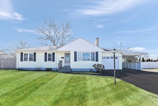 77 Robert Gray Ave, Tiverton, RI 02878