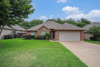 1307 Hyde Park Blvd, Cleburne, TX 76033