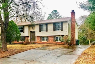 9521 Robert Burns Ct, Charlotte, NC 28213