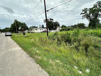 1061 South Ln, Houston, TX 77088