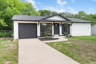 7621 Strolling Ln, Live Oak, TX 78233