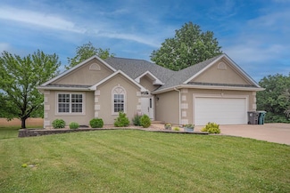 1215 Quail Haven Dr, Moberly, MO 65270