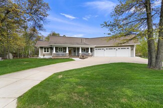 8828 Breezy Point Dr, Breezy Point, MN 56472