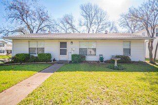 922 NE 31st St, Grand Prairie, TX 75050