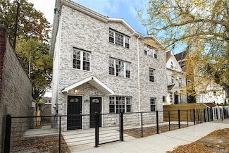 70-36 70th St, Glendale, NY 11385