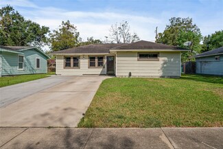 5847 Beldart St, Houston, TX 77033