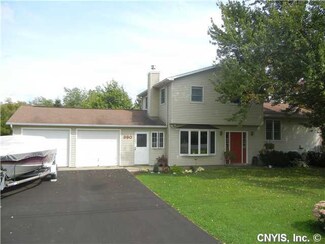 990 North Rd, Tully, NY 13159