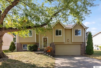 7402 Harvest Hills Dr, La Vista, NE 68128